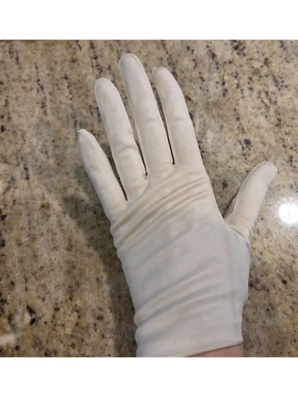 Vintage Womens Size M/L 7.5 Beige Nylon Formal Short Gloves